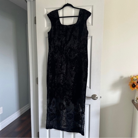 Size 14 Vintage Braemar Black Velvet Wedding Guest Formal Maxi Dress - Picture 1 of 4